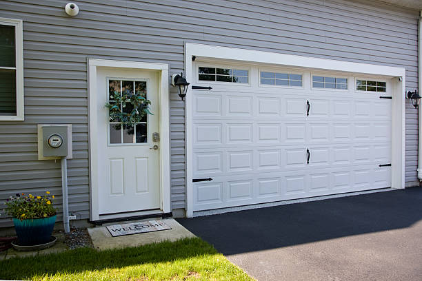 24/7 Emergency Garage Door Panel Replacement experts in Tenafly, NJ